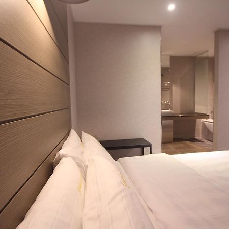 Paradise Hotel Gunsan Bagian luar foto
