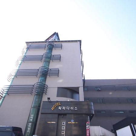 Paradise Hotel Gunsan Bagian luar foto