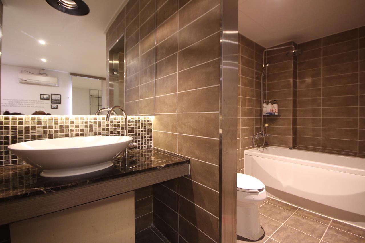 Paradise Hotel Gunsan Bagian luar foto